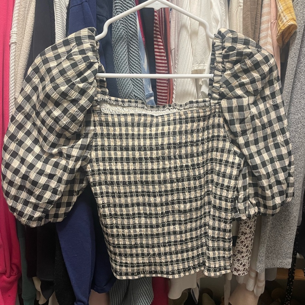 BB Dakota Black and White Puff Sleeve Blouse